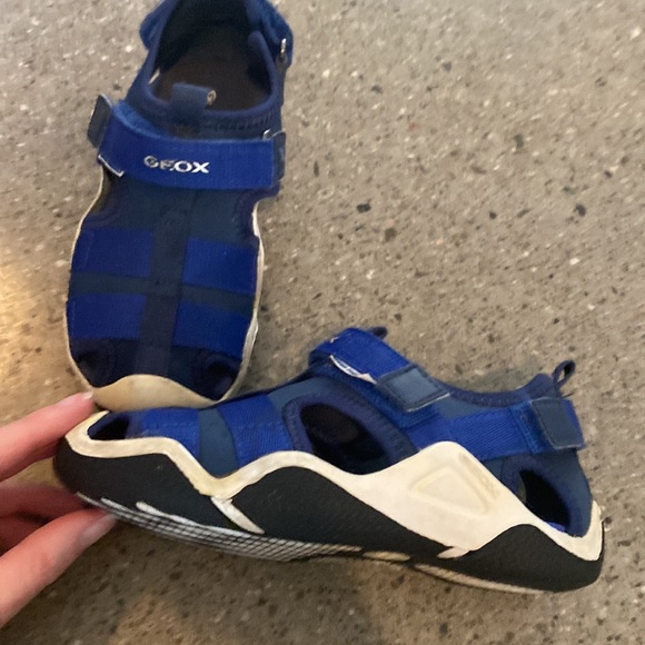 Geox kids summer sandals closed toe size 28/ 11 little kid - Picture 3 of 8